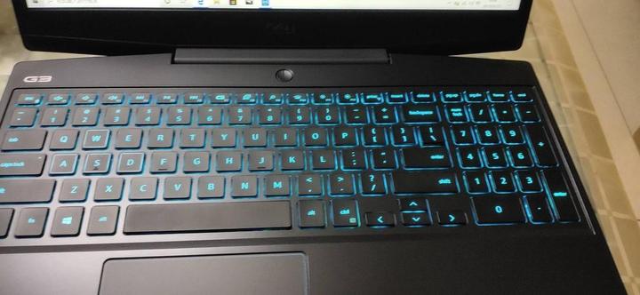 戴尔笔记本i7系列键盘灯